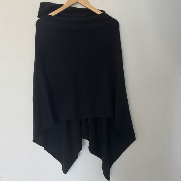Minnie Rose 100% Cashmere Hooded Black Poncho Sweater One Size - Picture 1 of 5